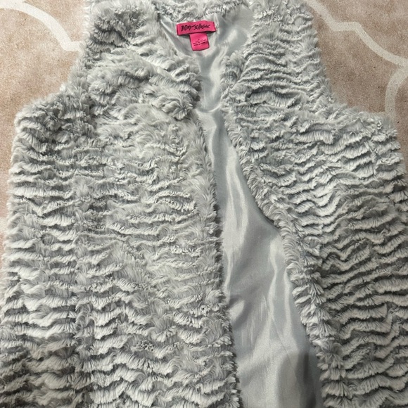 WOMENs Betsey Johnson Gray Faux Fur vest - Picture 2 of 6